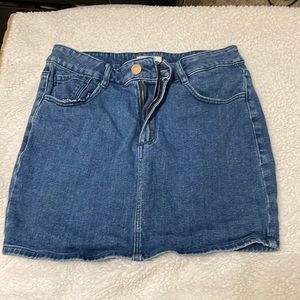 Garage size medium denim skirt